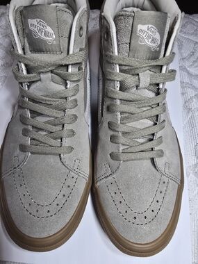 Vans Men’s Suede High-Top Sneakers in Light Gray and Gum